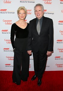 Annette Bening and Warren Beatty’s Complete Relationship Timeline