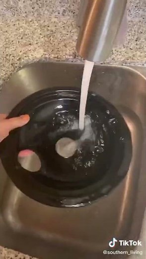 How to Clean Your Stove Top with Baking Soda