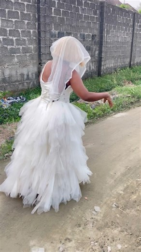 The Zombie Bride who doesn’t bite hahaha #zombiebride #zombiesurvival #horror #funny