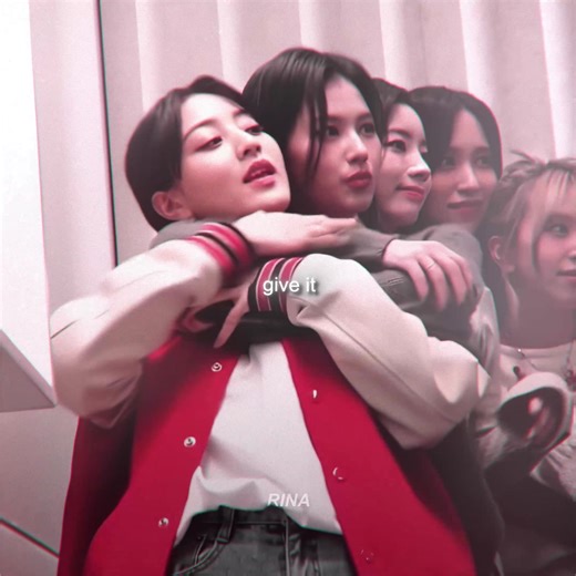 TWICE Members Jihyo and Sana Highlights