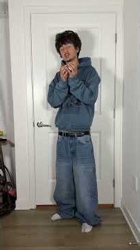 How to style light blue baggy jeans #outfit #lightblue #baggyjeans #howtostyle #miladweyy