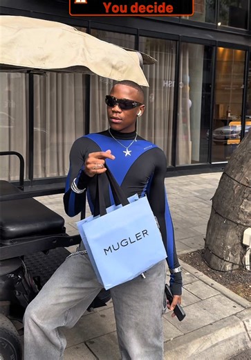 Two scents. Two moods. One presence, which team are you? Pledge your alliance, are you an Angel or an Alien? #Mugler #alien #angel @Mugler