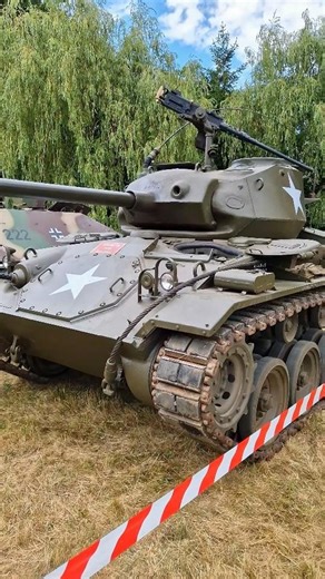 M24 Chaffee And Hetzer G13