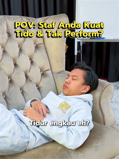 Penat kan bila staf asyik ‘tak perform’ dan kita pula yang kena tanggung beban kerja? 📉😅 Sebenarnya, punca utama selalunya bukan sekadar staf malas, tapi mungkin sistem pengurusan kita yang perlu diperkemas. Dr. Basit kongsikan bahawa kuncinya ada pada 3 fasa: 1. Hiring yang tepat. 2. Training yang berkesan. 3. Retention melalui sistem KPI yang jelas. Bila ada 'track record' dan sistem yang betul, barulah staf tahu hala tuju dan kita pun boleh urus bisnes dengan lebih tenang tanpa perlu asyik 