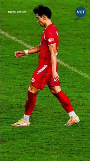 Dinh Bac was silenced by shocking remarks and was directly confronted by Van Hau.