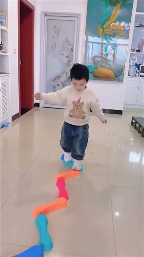 Little man, take on the challenge of a balance adventure.#baby #shortvideo #kidsvideo #subscribe