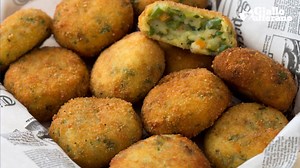 1.2K views · 64 reactions | Vegetable balls are folden fried, round, crispy outside and soft inside: a vegetarian version, easy and colorful of classic meatballs. Potatoes, carrots, string beans and zucchini: you can prepare your veggie balls with your favourite vegetables, and then make them super-delicious with a crispy breading! We bet even children will love them! | Giallozafferano Loves Italy | Facebook