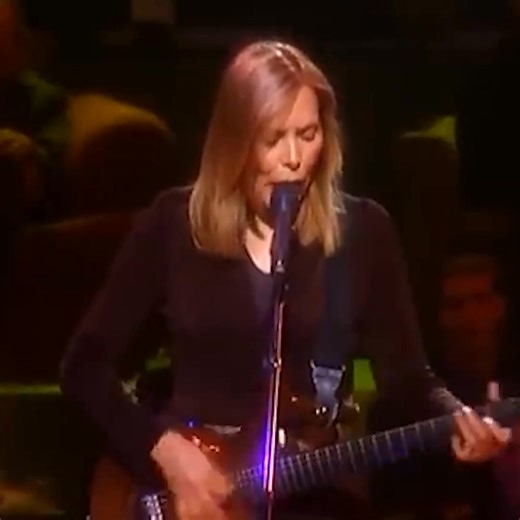 393K views · 18K reactions | Joni performing “Big Yellow Taxi” on the Warner Brothers stage for Painting With Words and Music, a concert film captured over two days in May 1998. | Joni Mitchell | Facebook