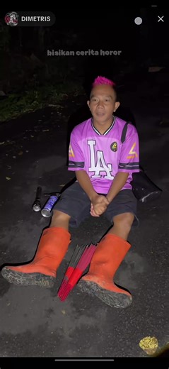 Explore Dimetris spesial di KAMPUNG MATI PRAMBANAN, full sesi Boncel & Kompleh . jangan lupa saksikan Live Dimetris Setiap hari kecuali minggu libur, pada pukul 22.00 WIB - Selesai 😁 _______________ Jangan Lupa support akun : @DIMETRIS @DIMETRISv2 @KMPLH @Boncel ______________ #tranding #fypシ゚viral #explorehoror #dimetris #bisikanceritahoror