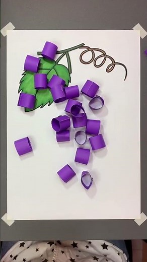 The grapevine climbs high and blows sweet grapes. #Creative art #Daily parent-child companionship