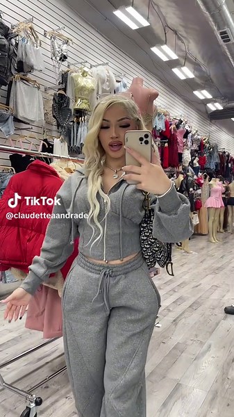 Claudette 🤍 (@claudetteaandrade)’s videos with Sunday Service - Latto