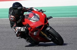 Arai and ProtecTINT UV sensitive Pinlock announced