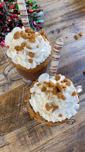 THICK & RICH COOKIE BUTTER HOT CHOCOLATE‼️ 🍫🍫 #shorts #dessertbae #fyp #chocolate #christmas #food