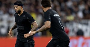 Memphis e Yuri Alberto garantem vitória do Corinthians contra o Vasco no Brasileirão