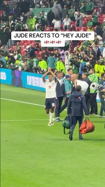 ENGLAND FANS SING “HEY JUDE” and JUDE STANDS TO WATCH!