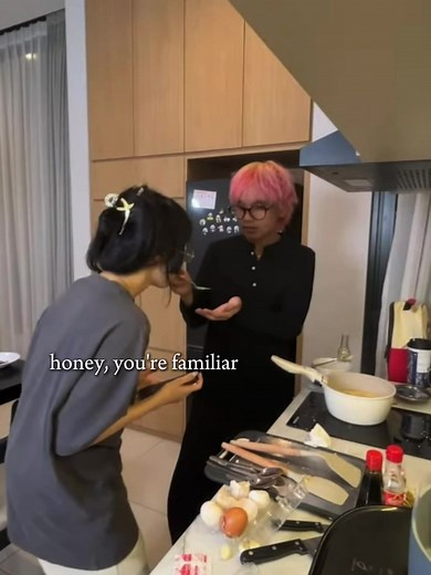 Kegiatan Masak Romantis Bersama Dera dan Indahkus