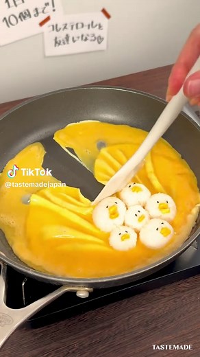オムライスの作り方｜Tastemade Japan風ふわとろ卵レシピ