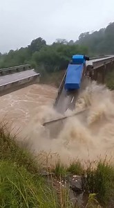 181K views · 89 reactions | drivers prepare to jump during bridge...