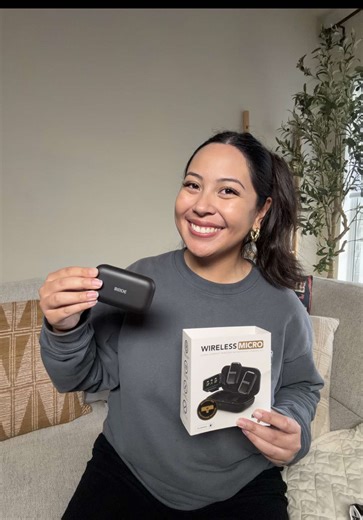 RODE wireless micro camera kit: Really liking the sound quality. Perfect for voiceover work. Comes with two windscreens for when you’re outdoors. Really looking forward to using the camera receiver. Overall, the mic looks promising. Wish it included a pouch for all the items but other than that it’s working out great! #rodewirelessmicro