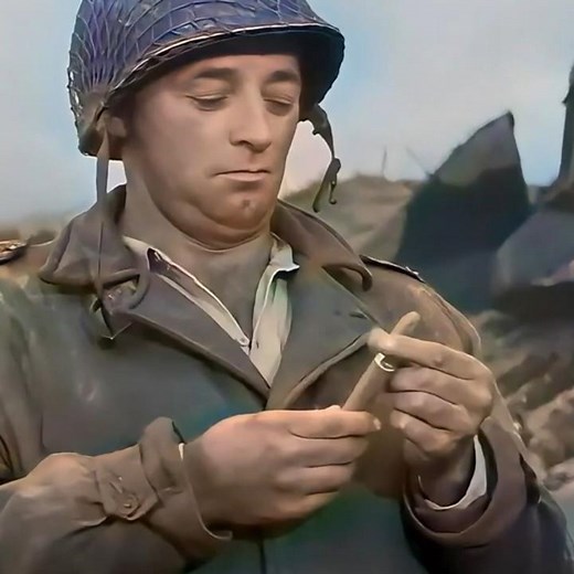 Robert Mitchum as Dutch Cota: Breaking Free from Omaha Beach | The Longest Day 4K #shorts