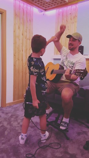 25K views · 372 reactions | Gabriel B. feat. Pietro B. - Im Sommerfest auf der Wiese & Es war eine Mutter • • • #kinderlieder #mitsingen #gitarre #sommer | Pietro Basile | Facebook