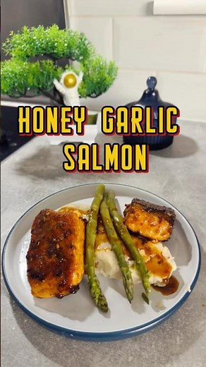 Honey Garlic Salmon | Easy Pan Seared Salmon Dinner | #shorts #food #viralshorts #salmonrecipe