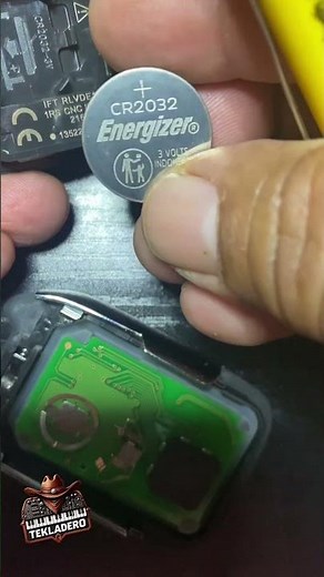 🔥👀How to change the battery in the 2019-2022 GMC Sierra/Yukon #trending #viral #shorts #short