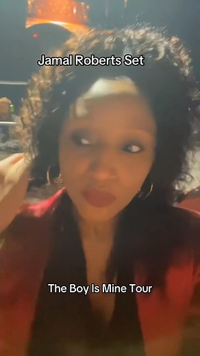 Mind you, this my first time ever seeing my seat neighbor and she cut up all night! 😂 Good vibes tho….but um Jamal Roberts tho 🥵 that voice Sir! #jamalroberts #theboyisminetour #columbiasc #brandyandmonica #americanidol | Thoughts of a Blog Queen