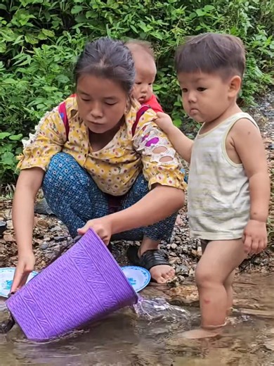 Selling Snails for a Better Life