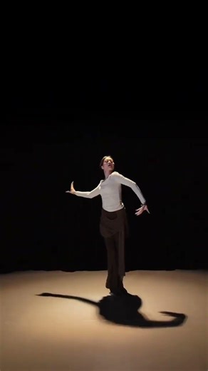 Dai Ethnic Dance: A Springtime Ritual in Motion