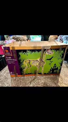 Have a very hard to find 6ft Skeleton Horse Halloween prop/animatronic from HD it works as it should and has original box. I am asking $150.00 FIRM FC