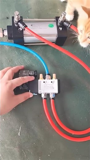 How does Pneumatic Cylinder Work