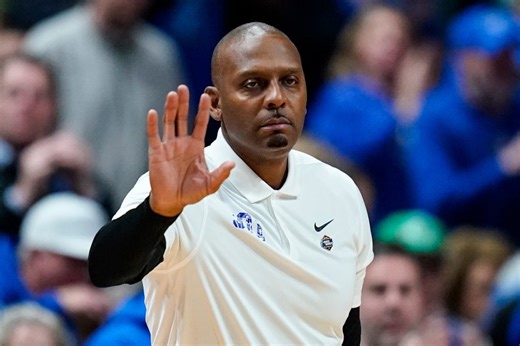 Penny Hardaway to stay as Memphis Tigers coach after rough year