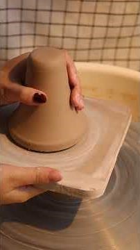 30. pottery log - trim a holder with a chum
