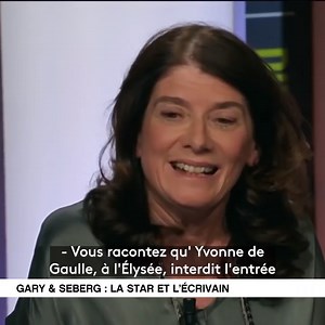 📚Cette semaine, Ariane Chemin est l'invitée de François Busnel aux côtés de Patrick de Saint-Exupéry, Jean Hatzfeld et Hélène Coutard. 👀Avant de découvrir sa passionnante enquête consacrée à Milan Kundera, on vous propose de revoir un extrait de son dernier passage sur notre plateau. C'était pour la sortie de son livre "Mariage en douce", dans lequel elle revenait sur le mariage secret de Romain Gary et Jean Seberg. 📺Rendez-vous mercredi 28 avril à 20h50 sur France 5 ! | La Grande Librairie