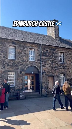 Inside the Edinburgh Castle, Scotland 🏴󠁧󠁢󠁳󠁣󠁴󠁿