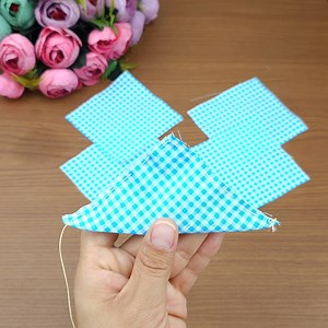 3.6K views · 29 reactions | How to make a yo-yo flower from square fabric #sewing #handsewing | Good idea girls | Facebook