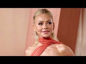 Kelly Ripa Stunning Bikini Moments – Elegant Beach & Glam Highlights
