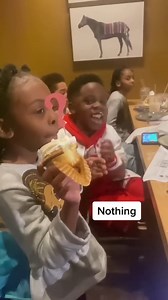 Entire restaurant full of strangers join in on couple’s gender reveal ❤️ | Some Good Moment