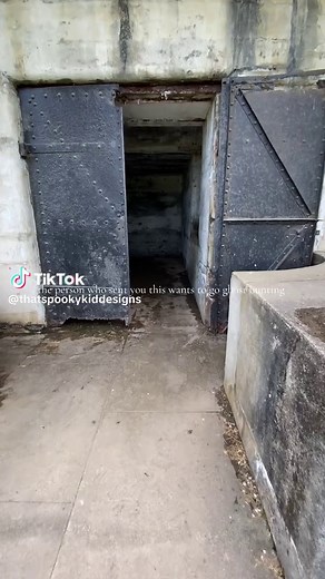 Exploring Haunted Places: Ghost Hunting Adventure