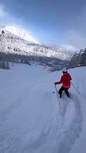 Knee deep powder #snow in the #hightatras #letsgoskiing | PlanetSKI.eu