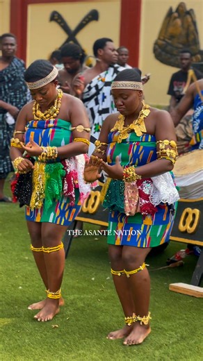 Hwɛ ne fɛ 🥰 The Royal Dancers of the Manhyia Palace captivated the audience with their elegance, precision, and energetic display of the Adowa dance during the Akwasidae celebration. Sei kutuu sei bam! | The Asante Nation