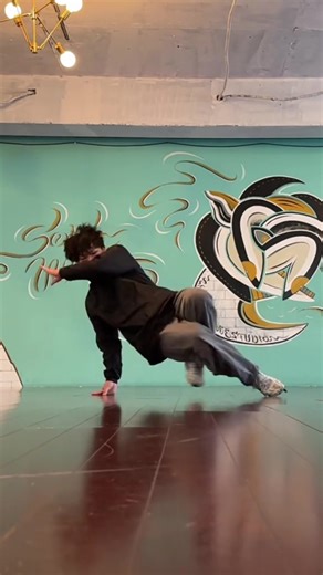 Mastering Breakdance: 6-Step Reverse Technique