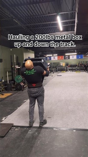 Hussafel Box carry practice for a light stroll. #strongman #training #competition #strength