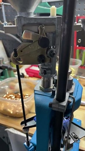 Dillon 550 powder measure snap