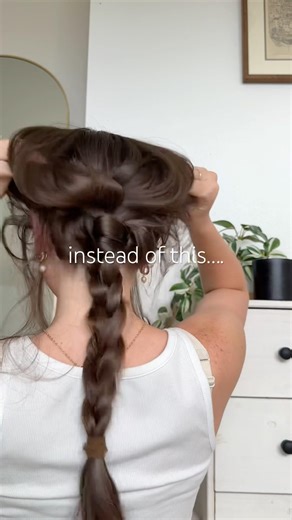 MESSY BRAID HACK THAT ACTUALLY STAYS?! 🤌🏼 #messybraid #hairhacks #easyhairtutorial #hairstyleideas