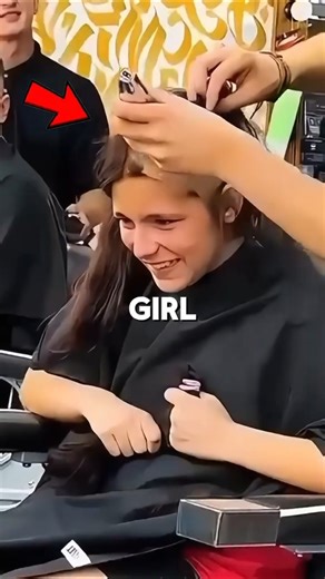 She Came for a Haircut… Then Everyone Did This ❤️