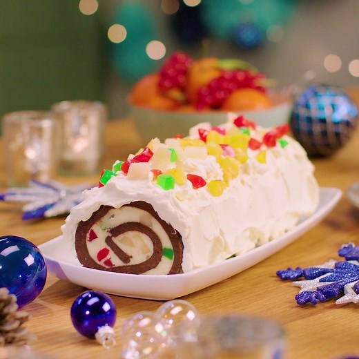 Sensitive teeth can stop you from enjoying Christmas but with Sensodyne you can indulge in both frozen and piping hot desserts like these. Recipes in comments. | Tastemade