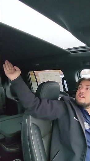 How to Use the Dual Panoramic Sunroof in the 2026 Chevy Traverse | Phillips Chevrolet Frankfort