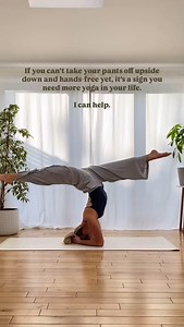 Would you try the Pants-Off Challenge? If you need to up your yoga-game and build some serious mobility and control - join me on the app for daily yoga, fitness and movement classes. Try it for free. Link in bio 💛 Send me all your videos of the Pants-Off Challenge and don’t forget to tag a friend you want to try this 🙃 #headstand #yogachallenge #playtime #homeworkouts #fitnesschallenge | Tamara Yoga